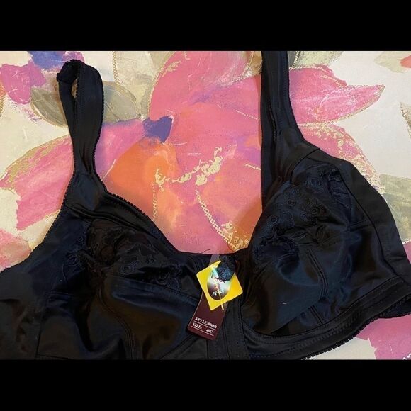 💐Lacy assorted embroidery floral print B… - Picture 2 of 9